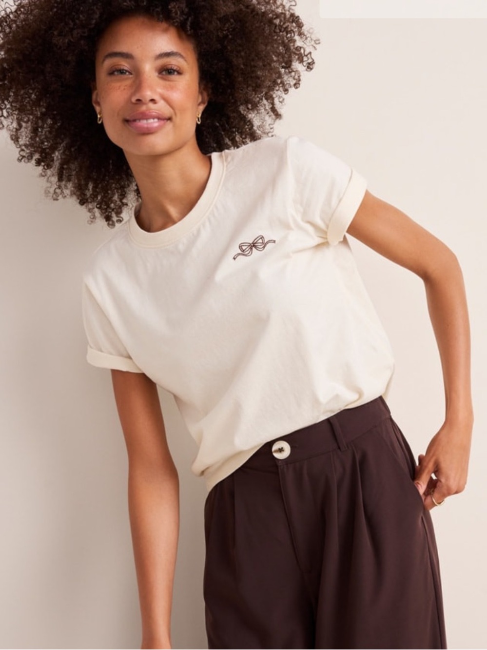Francesca's Collections Cream Short-Sleeve Tee with Script Logo